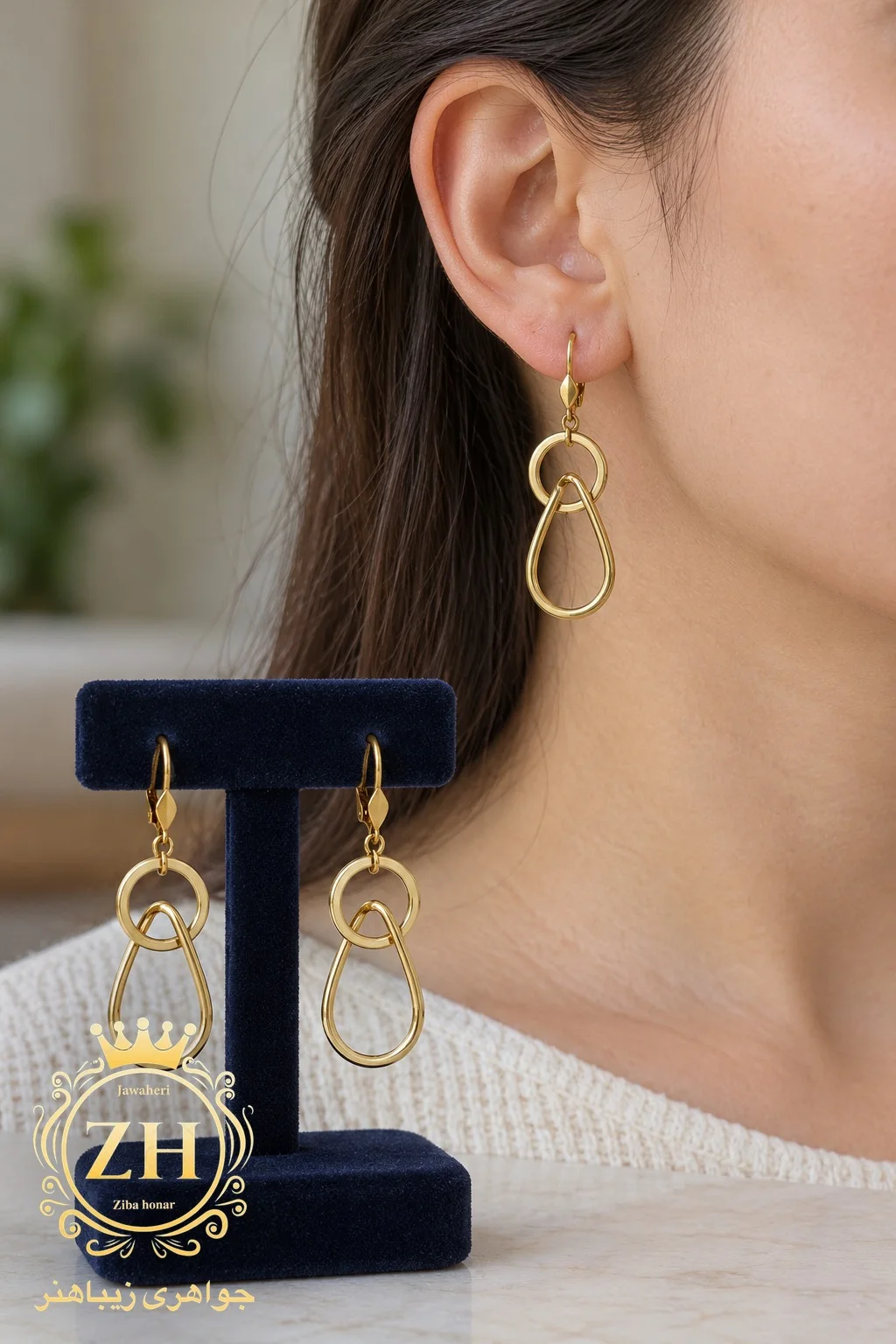گوشواره طلا ۱۸ عیار با وزن ۳.۵۶ گرم از بخش طلای کم‌اجرت جواهری زیباهنر